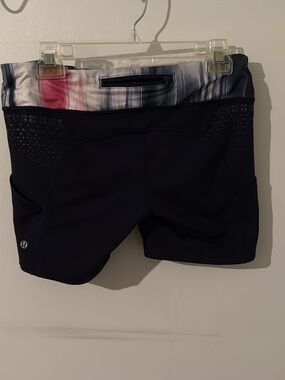 lululemon athletica navy blue Bike Shorts with Marbled Pink-Gray Waistband